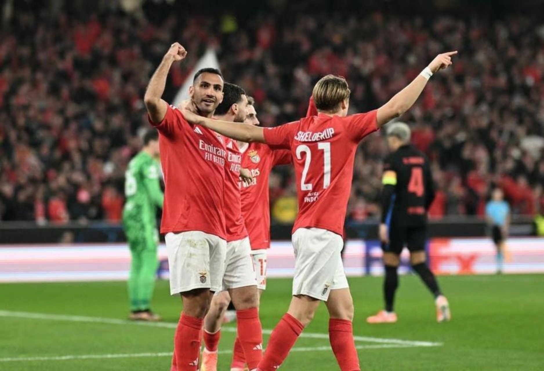 开云娱乐平台-包含曼联迎葡超关键赛，赛前战术微调，压力陡增，年轻球员得到机会的词条