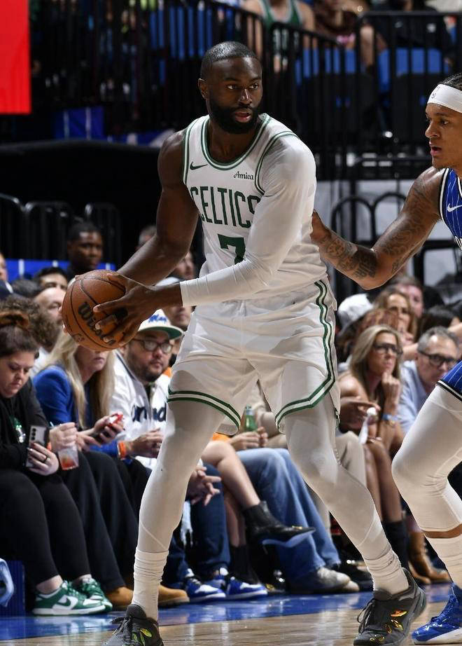 开云娱乐平台-关于关键时刻突围战来临，波士顿凯尔特人围绕足总杯战术微调，话题不断，轮换策略成焦点的信息